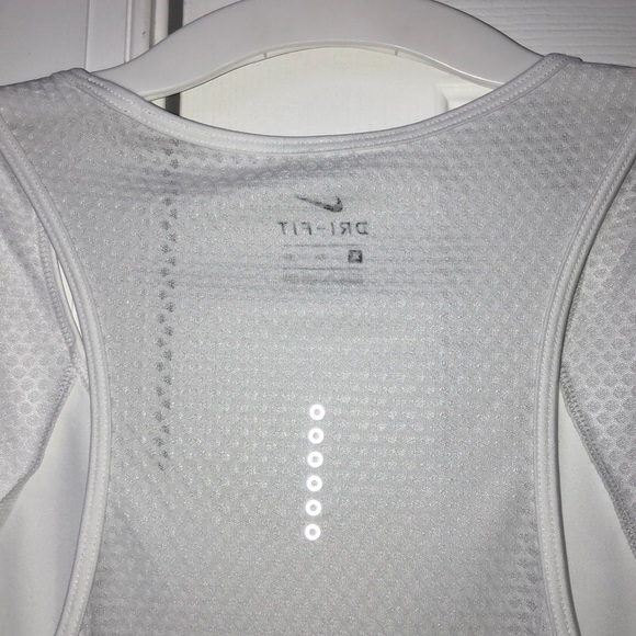 Nike Tank Top - Picture 3 of 6